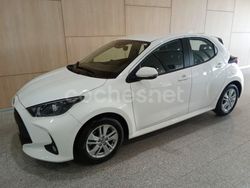 Blanco Usado 2022 Toyota Yaris Hybrid Business Edition Berlina | 19.700 € (Precio justo)