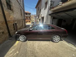 Granate Usado 2007 Toyota Avensis Executive Berlina | 2000 € (Super precio)