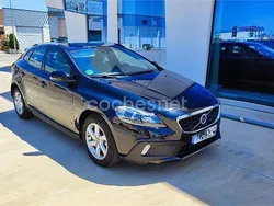 Negro Usado 2016 Volvo V40 CC Momentum Familiar | 17.200 € (Caro)