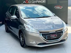 Gris / plata Usado 2012 Peugeot 208 Allure Utilitario | 5990 € (Precio justo)