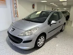 Plateado Usado 2008 Peugeot 207 Utilitario | 5750 € (Un poco caro)