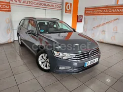 Gris / plata Usado 2022 VW Passat Business Familiar | 16.490 € (Precio justo)