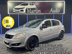 Gris / plata Usado 2009 Opel Astra Edition Berlina | 4490 € (Precio justo)