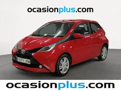 Rojo Usado 2015 Toyota Aygo X-play Utilitario | 8450 € (Precio justo)