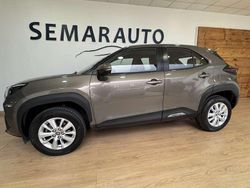 Beige Usado 2022 Toyota Yaris Cross Business Edition SUV | 23.890 € (Precio justo)