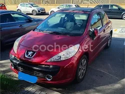 Granate Usado 2006 Peugeot 207 Berlina | 2500 € (Super precio)
