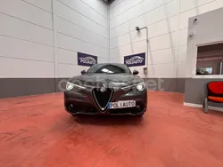 Gris / plata Usado 2018 Alfa Romeo Stelvio Executive SUV | 20.200 €