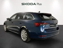 Azul Usado 2024 Skoda Octavia Style Familiar | 29.990 € (Buen precio)