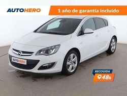 Blanco Usado 2014 Opel Astra Sportive Utilitario | 8299 € (Buen precio)