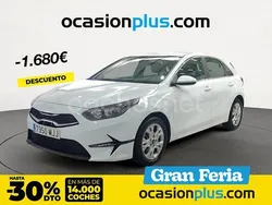 Blanco Usado 2023 Kia Ceed Berlina | 17.690 € (Precio justo)