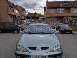 Gris / plata Usado 2001 Renault Mégane Privilege Berlina | 1875 € (Precio justo)