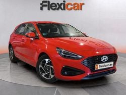 Rojo Usado 2024 Hyundai i30 Berlina | 17.990 € (Buen precio)