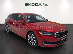 Rojo Usado 2024 Skoda Superb LAURIN & KLEMENT Familiar | 37.500 € (Precio justo)