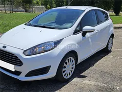 Blanco Usado 2013 Ford Fiesta Trend Utilitario | 5480 € (Precio justo)