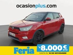 Rojo Usado 2015 Ssangyong (KGM) Tivoli Limited SUV | 9150 €
