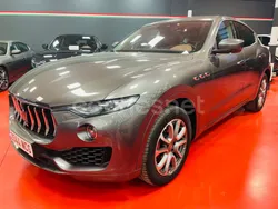 Gris / plata Usado 2017 Maserati Levante GranLusso SUV | 36.990 € (Caro)