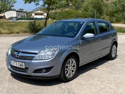 Gris / plata Usado 2009 Opel Astra Energy Berlina | 3600 € (Precio justo)