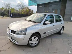 Gris / plata Usado 2006 Renault Clio II Authentique Berlina | 3000 € (Precio justo)