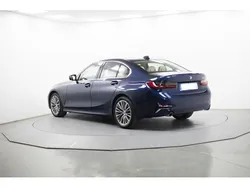 Azul Usado 2020 BMW 318 Luxury Line Berlina | 27.900 € (Precio justo)