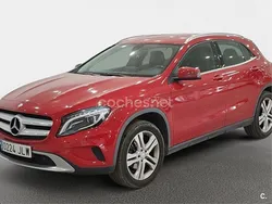 Rojo Usado 2016 Mercedes GLA220 Urban SUV | 12.899 €