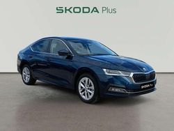 Azul Usado 2024 Skoda Octavia Ambition Utilitario | 25.990 € (Super precio)