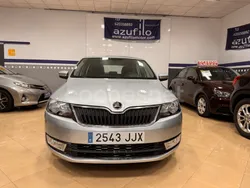 Gris / plata Usado 2016 Skoda Rapid Elegance Berlina | 6999 €