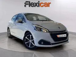 Blanco Usado 2018 Peugeot 208 Allure Utilitario | 9590 €