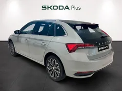 Gris Usado 2024 Skoda Scala Utilitario | 21.490 € (Un poco caro)