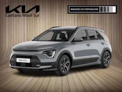 Gris Usado 2024 Kia Niro SUV | 33.990 € (Un poco caro)