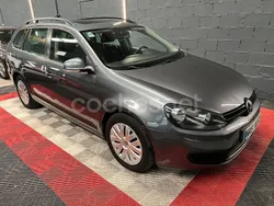 Gris / plata Usado 2010 VW Golf VI Advance Familiar | 5490 € (Buen precio)