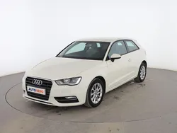 Blanco Usado 2013 Audi A3 Attraction Utilitario | 10.999 € (Precio justo)