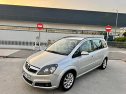 Gris / plata Usado 2009 Opel Zafira Essentia Monovolumen | 3500 € (Precio justo)