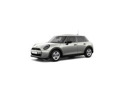 Plateado Usado 2024 Mini Cooper Essential Utilitario | 29.800 € (Caro)