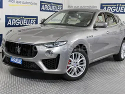 Gris metalizado Usado 2019 Maserati Levante SUV | 54.990 € (Un poco caro)