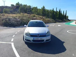 Gris / plata Usado 2005 Opel Astra Enjoy Berlina | 2000 € (Super precio)