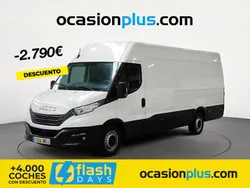 Blanco Usado 2023 Iveco Daily Berlina | 30.690 € (Precio justo)