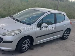 Gris / plata Usado 2009 Peugeot 207 Premium Berlina | 3900 € (Un poco caro)