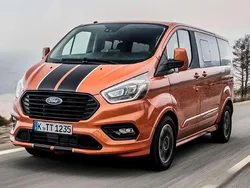 Negro Usado 2020 Ford Tourneo Custom Titanium Monovolumen | 24.900 €