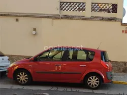 Rojo Usado 2007 Renault Scénic II Dynamique Monovolumen | 2750 € (Super precio)