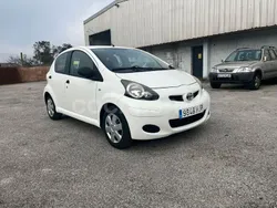 Blanco Usado 2012 Toyota Aygo Live Utilitario | 6000 € (Precio justo)