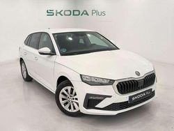 Blanco Usado 2024 Skoda Scala Selection Utilitario | 19.350 € (Precio justo)