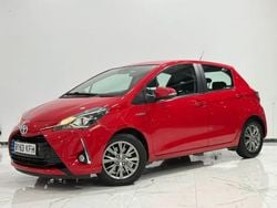 Rojo Usado 2017 Toyota Yaris Hybrid Active Utilitario | 12.990 € (Precio justo)