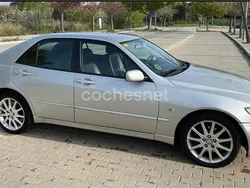 Gris / plata Usado 2004 Lexus IS200 Luxury Line Familiar | 3400 €
