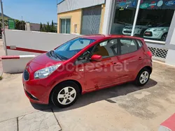 Granate Usado 2015 Kia Venga Utilitario | 8750 €