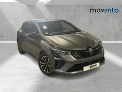 Gris Usado 2024 Renault Clio V Techno Berlina | 18.850 € (Un poco caro)