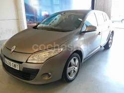 Beige Usado 2010 Renault Mégane III Berlina | 3430 € (Precio justo)