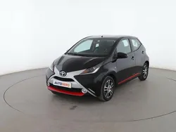Negro Usado 2017 Toyota Aygo X-play Utilitario | 10.499 € (Precio justo)