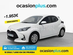 Blanco Usado 2023 Toyota Yaris Active Berlina | 15.990 € (Precio justo)