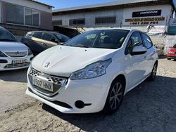 Blanco Usado 2013 Peugeot 208 Active Utilitario | 8200 € (Un poco caro)