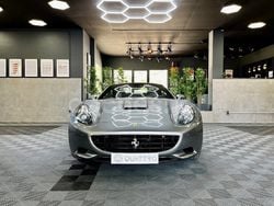 Gris / plata Usado 2011 Ferrari California Descapotable | 112.990 € (Un poco caro)